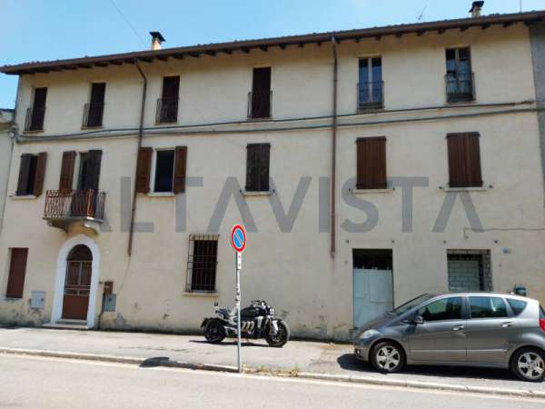 Foto Palazzo - Stabile in Vendita a Lonato del Garda Esenta