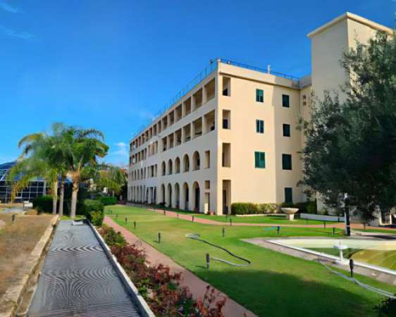 Foto Palazzo / Stabile di 28678 m con pi� di 5 locali in vendita a Terme Vigliatore