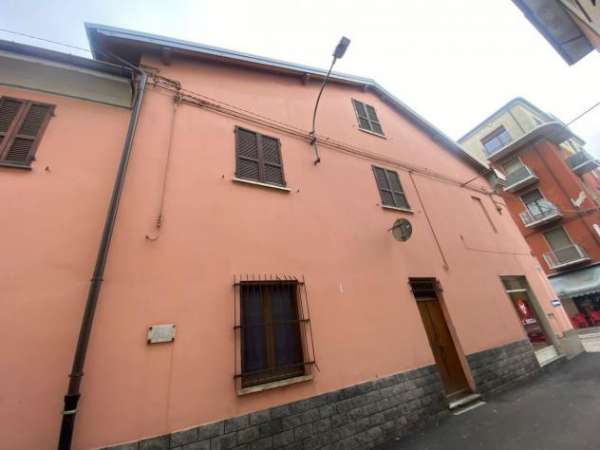 Foto Palazzo / Stabile in vendita a Borgonovo Val Tidone