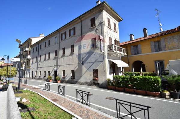 Foto Palazzo in vendita a Arona