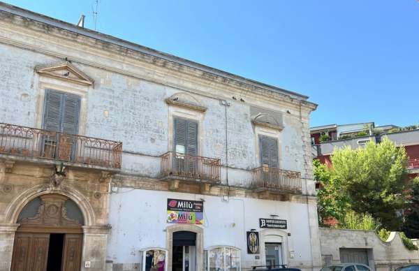 Foto Palazzo in vendita a Bitetto