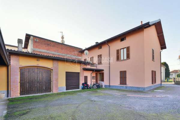 Foto Palazzo in vendita a Cantu'