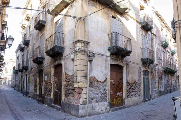 Foto Palazzo in vendita a Catania