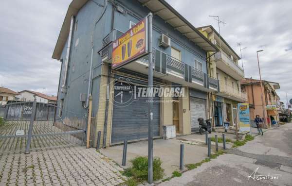 Foto Palazzo in vendita a Cesena