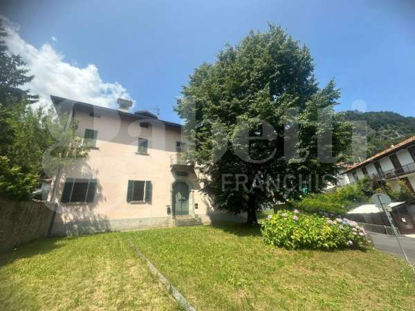 Foto Palazzo in vendita a Magreglio