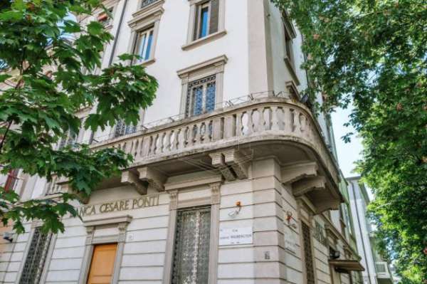 Foto Palazzo in vendita a Milano - 20 locali 718mq