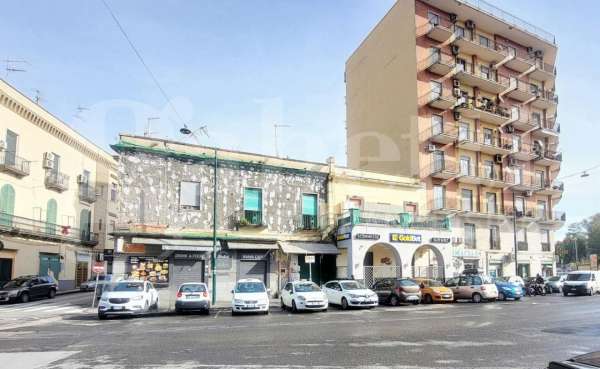 Foto Palazzo in vendita a Napoli