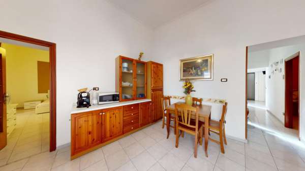 Foto Palazzo in vendita a Napoli
