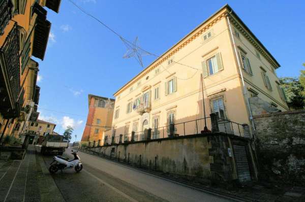 Foto Palazzo in vendita a Poggio A Caiano