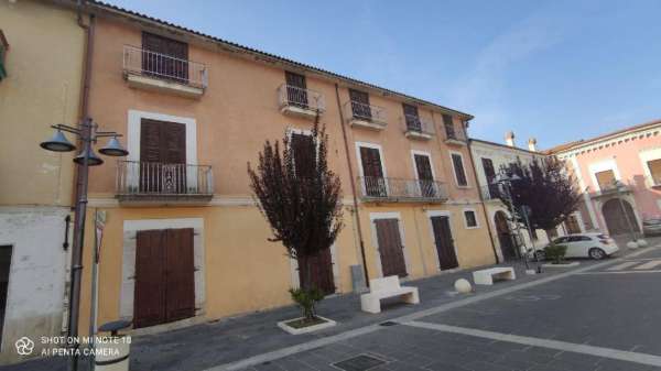 Foto Palazzo in vendita a Rotondi