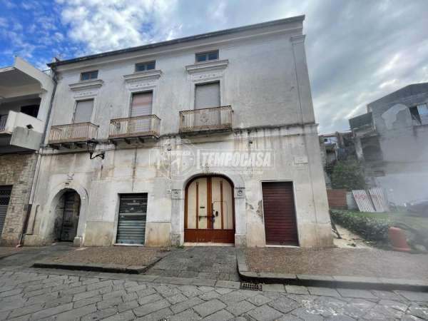 Foto Palazzo in vendita a Sparanise
