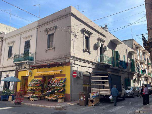 Foto Palazzo in vendita a Taranto