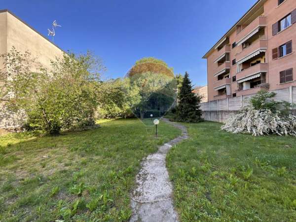 Foto Palazzo in vendita a Varedo