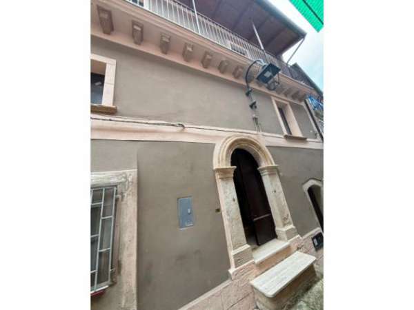 Foto Palazzo in Via Madonna del Rosario