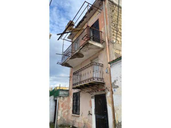 Foto Palazzo in Via Pollieri