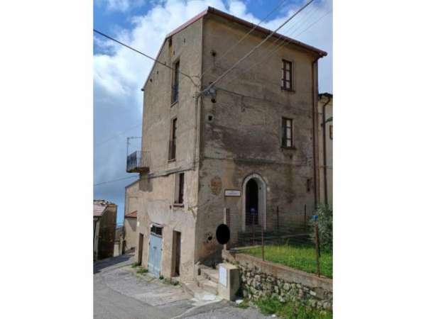 Foto Palazzo in Vico Cesare Bartolotta