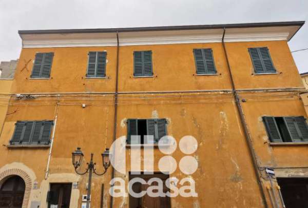 Foto PALAZZO STORICO IN CENTRO CON APPARTAMENTI E SUPERFICI COMMERCIALI