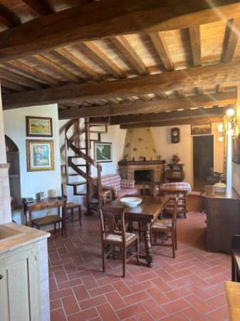 Foto Pentalocale in vendita a Cinigiano