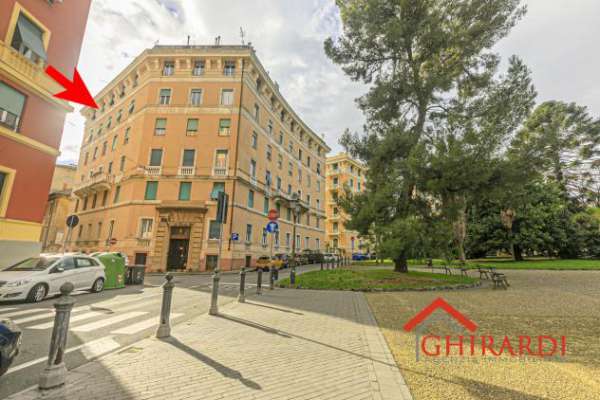 Foto Pentalocale in vendita a Genova