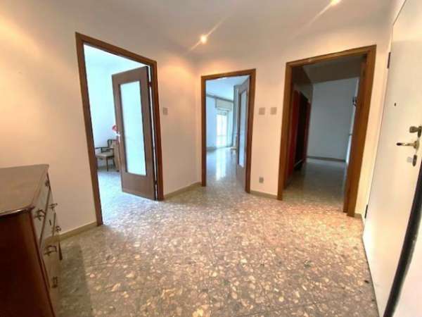 Foto Pentalocale in vendita a La Spezia