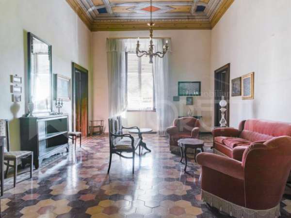 Foto Pentalocale in vendita a Livorno