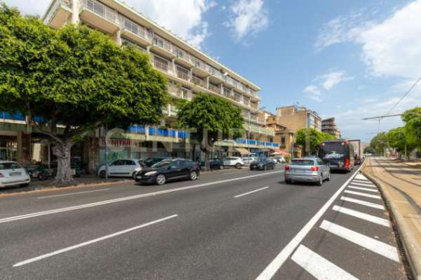 Foto Pentalocale in vendita a Messina