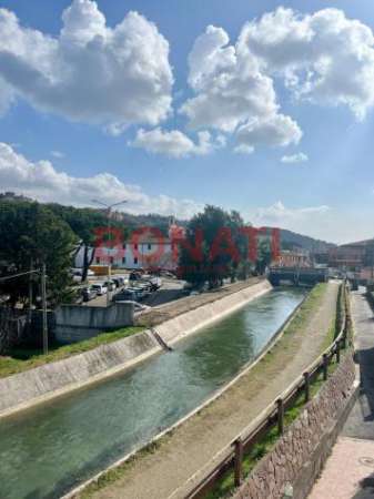 Foto Pentalocale in vendita a Sarzana