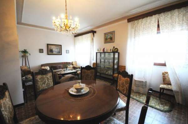 Foto Pentavani in complesso residenziale.Rif:VR222