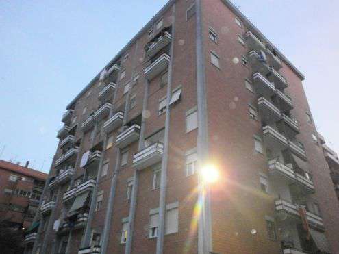 Foto pomezia centro monolocale arredato con terrazzo