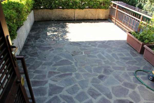 Foto Porano � Vendesi appartamento con area esterna e garage