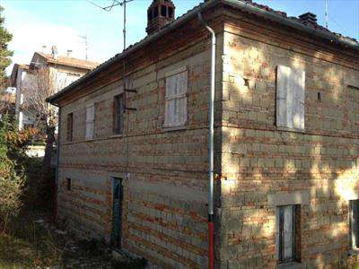 Foto Porzione di Casa in Vendita, 5 Locali, 150 mq, Mombaroccio