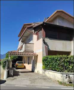 Foto Porzione di Casa in Vendita, 6,5 Locali, 145 mq, Ferentino