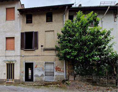 Foto Porzione di Casa in Vendita, 6 Locali, 155 mq, Cirimido