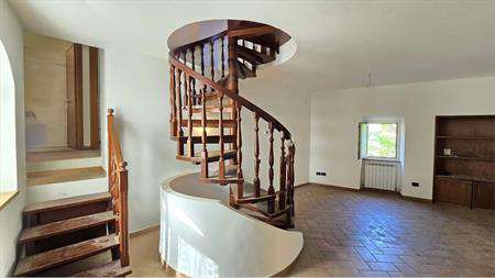 Foto Porzione di Casa in Vendita, pi� di 6 Locali, 130 mq, Corciano (