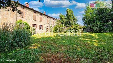 Foto Porzione di Casa in Vendita, pi� di 6 Locali, 600 mq, Maranello