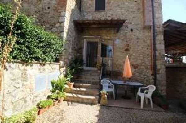 Foto Porzione di casa in vendita a Brenna - Sovicille 210 mq  Rif: 918528