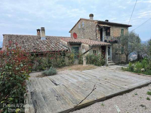 Foto Porzione di casa in vendita a Corciano