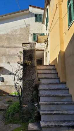 Foto Porzione di casa in vendita a Fossola - Carrara 80 mq  Rif: 1297775