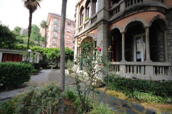 Foto Porzione di casa in vendita a Genova