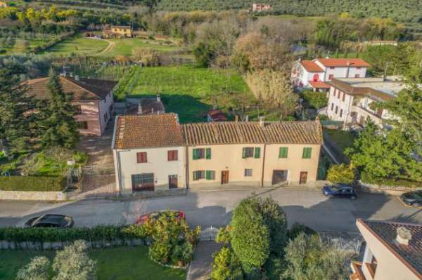 Foto Porzione di casa in vendita a La Croce - Buti 180 mq  Rif: 1094532