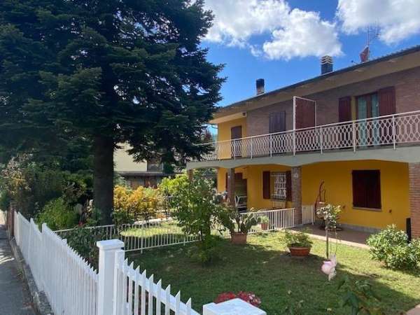 Foto Porzione di casa in vendita a Loiano