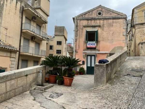 Foto Porzione di casa in vendita a Modica