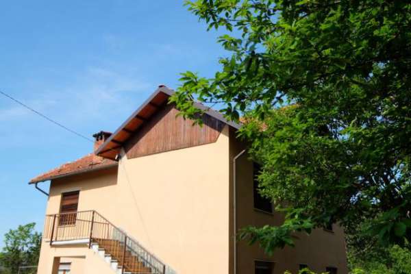 Foto Porzione di casa in vendita a Sassello