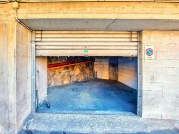 Foto Posto auto a Imperia - Rif. 2515023