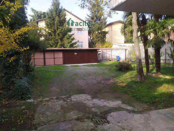 Foto Posto auto in vendita a Brugherio