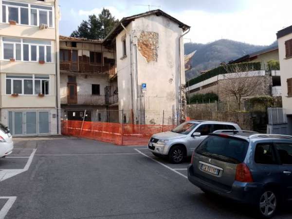 Foto Pradalunga centro porzione di casa da ristrutturare