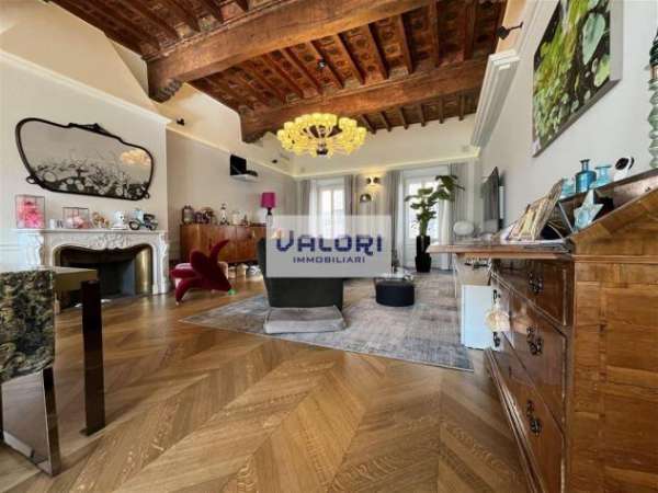 Foto PRESTIGIOSO PIANO NOBILE CON VERANDA, CANTINE E POSTO AUTO ESCLUSIVO