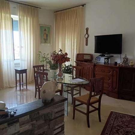 Foto Quadrilocale in vendita a Ameglia