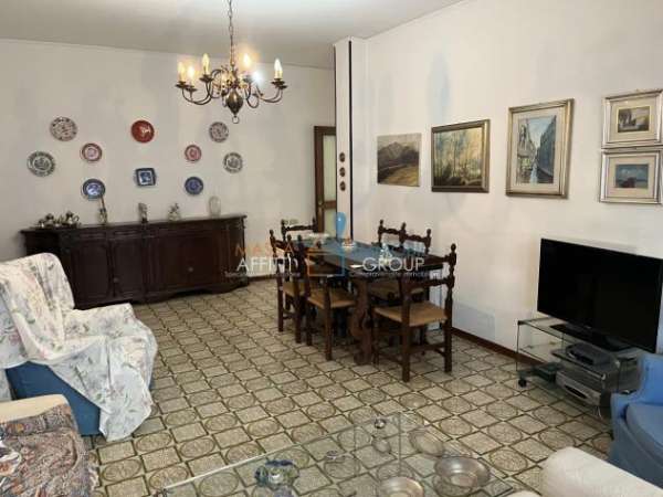 Foto Quadrilocale in vendita a Carrara