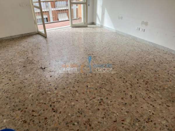 Foto Quadrilocale in vendita a Carrara